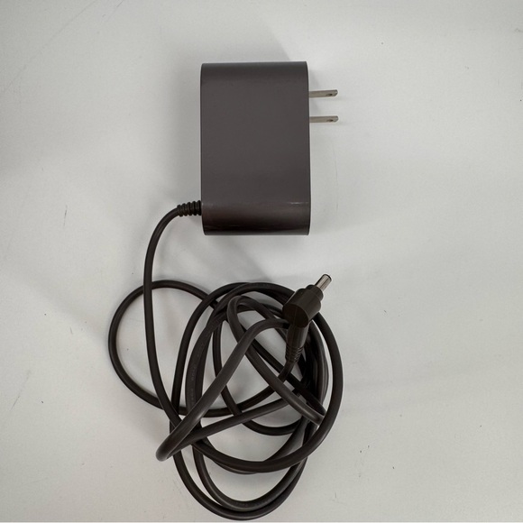 Genuine Dyson Battery Charger AC Power Supply Adapter Cord 270576-04 - Picture 2 of 3